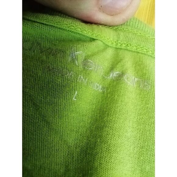 Calvin Klein v neck tee - Picture 4 of 12